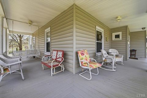 Tiny photo for 601 Henry Street St, Gretna, VA 24557 (MLS # 365143)