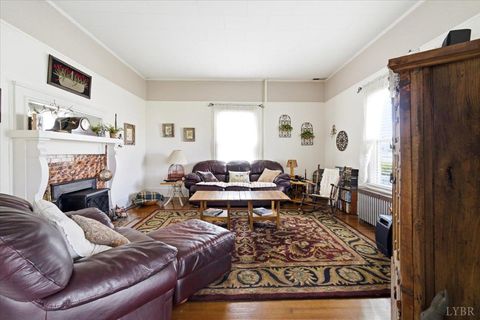 Tiny photo for 601 Henry Street St, Gretna, VA 24557 (MLS # 365143)