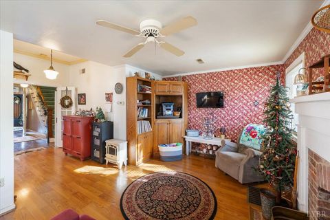 Tiny photo for 601 Henry Street St, Gretna, VA 24557 (MLS # 365143)