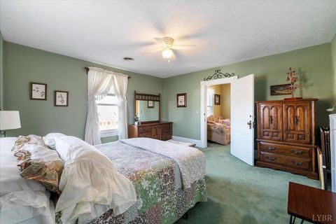 Tiny photo for 601 Henry Street St, Gretna, VA 24557 (MLS # 365143)