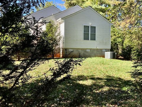 Tiny photo for 1287 Emerald Crest Dr Dr, Bedford, VA 24523 (MLS # 362403)