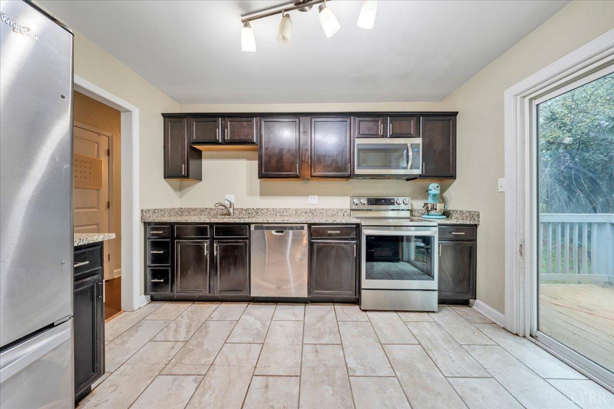1048 Grove Lane, Roanoke, Virginia image 6