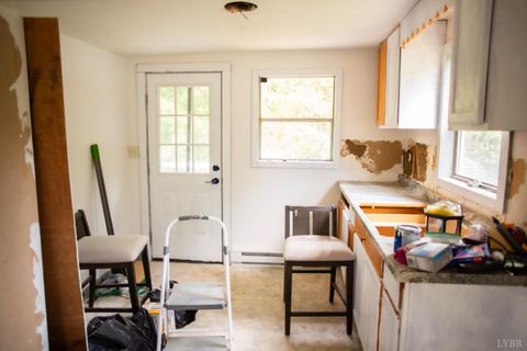 Tiny photo for 272 Eagle Road, Amherst, VA 24521 (MLS # 362207)