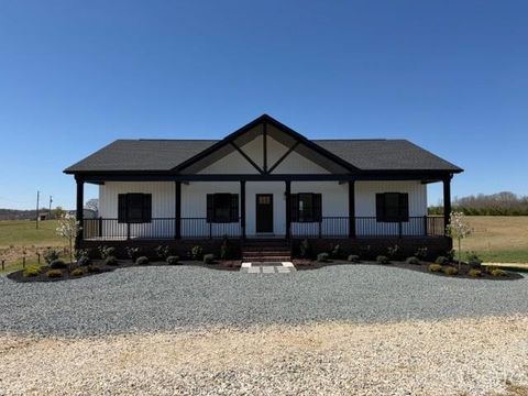 Photo of 2779 Oakville Road, Appomattox, VA 24522 (MLS # 364750)