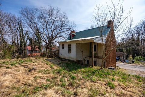Tiny photo for 911 6th Street, Lynchburg, VA 24504 (MLS # 365041)