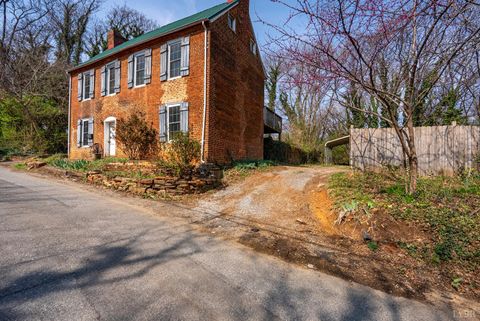 Tiny photo for 911 6th Street, Lynchburg, VA 24504 (MLS # 365041)