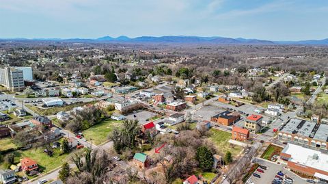 Tiny photo for 911 6th Street, Lynchburg, VA 24504 (MLS # 365041)