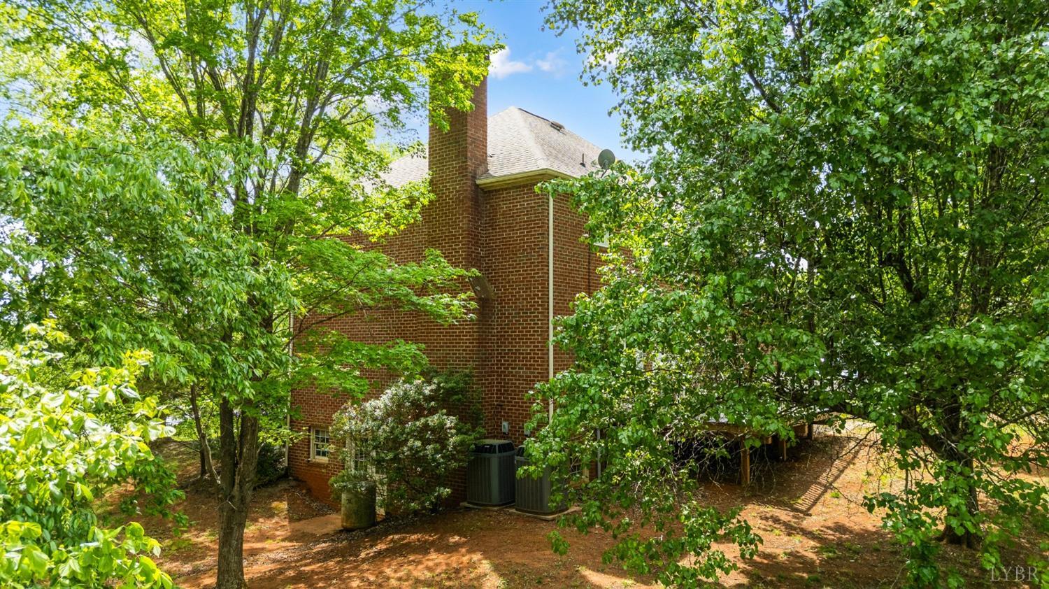 302 Spring Lake Road, Forest, Virginia image 3
