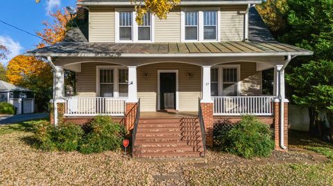 Photo of 17 West Princeton Circle, Lynchburg, VA 24503 (MLS # 362986)