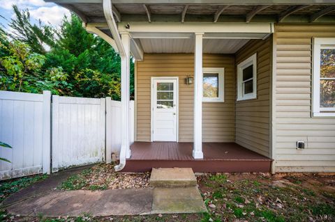 Tiny photo for 17 West Princeton Circle, Lynchburg, VA 24503 (MLS # 362986)