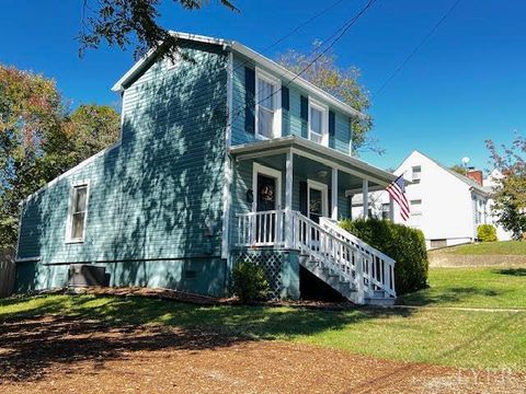Tiny photo for 612 Newberne Street, Lynchburg, VA 24501 (MLS # 362512)