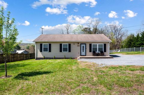 Homes For Sale - 2050 Hawkins Mill Road<br/> Lynchburg, VA 24502