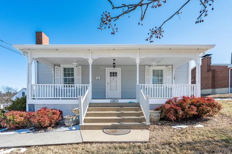 Photo of 607 Vine St St, Bedford, VA 24523 (MLS # 364494)