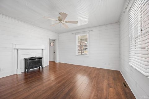 Tiny photo for 607 Vine St St, Bedford, VA 24523 (MLS # 364494)