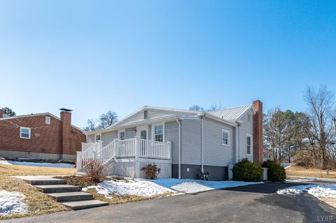 Tiny photo for 607 Vine St St, Bedford, VA 24523 (MLS # 364494)