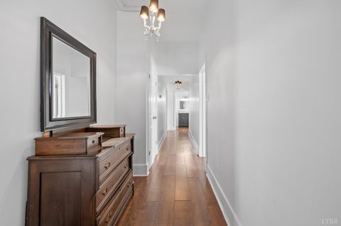 Tiny photo for 607 Vine St St, Bedford, VA 24523 (MLS # 364494)