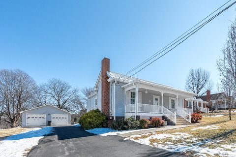 Tiny photo for 607 Vine St St, Bedford, VA 24523 (MLS # 364494)