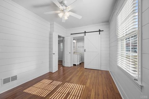 Tiny photo for 607 Vine St St, Bedford, VA 24523 (MLS # 364494)