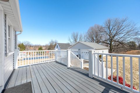 Tiny photo for 607 Vine St St, Bedford, VA 24523 (MLS # 364494)