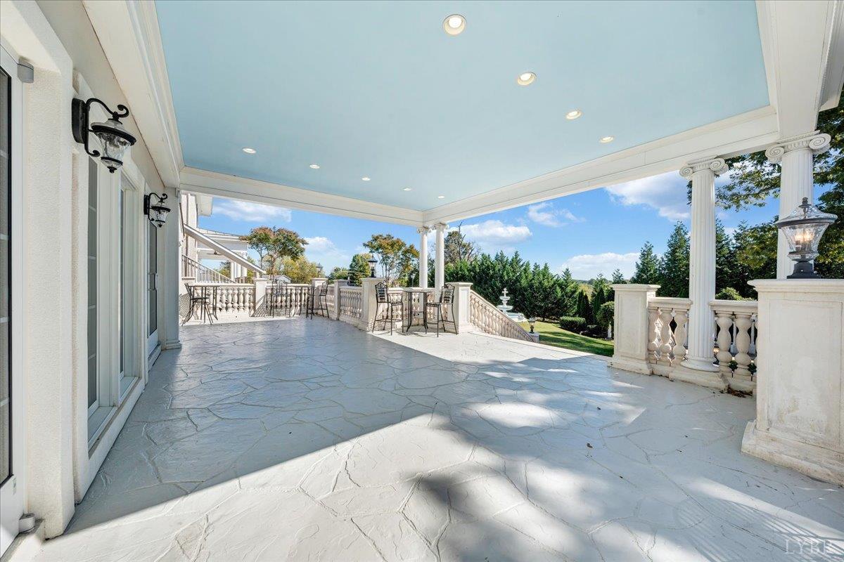 Bedford, Virginia 24523, United States, ,Commercial,Active,239733