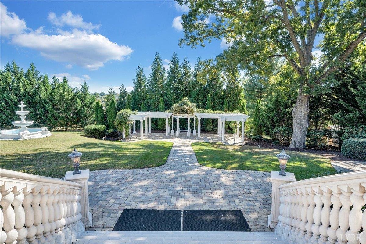 Bedford, Virginia 24523, United States, ,Commercial,Active,239733