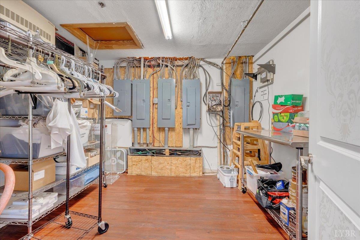 Bedford, Virginia 24523, United States, ,Commercial,Active,239733