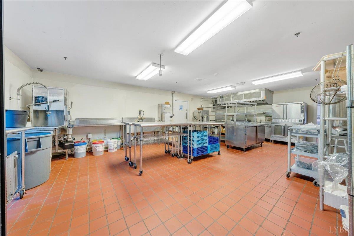 Bedford, Virginia 24523, United States, ,Commercial,Active,239733