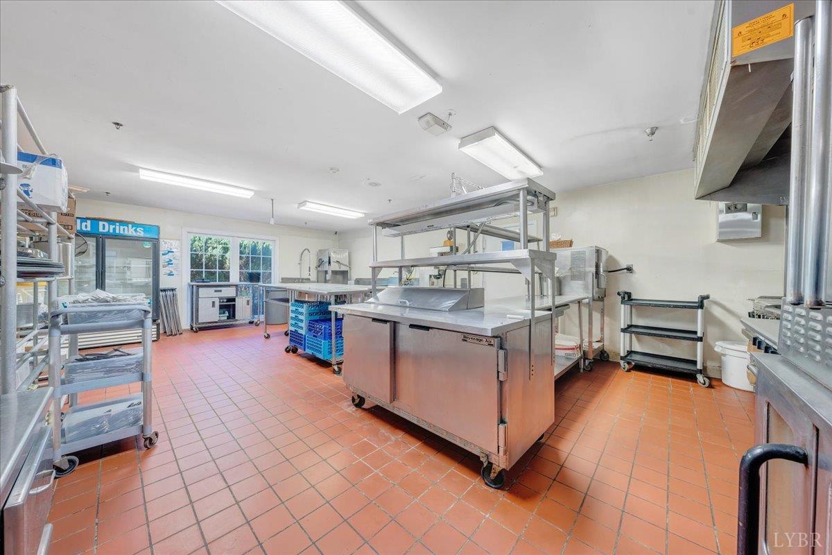 Bedford, Virginia 24523, United States, ,Commercial,Active,239733