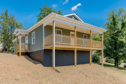 Photo of 1020 Pansy St St, Lynchburg, VA 24504 (MLS # 361731)