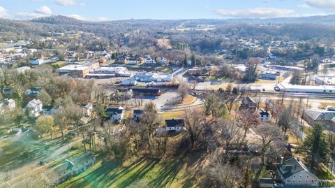 Tiny photo for 520 Raflo Place Avenue, Bedford, VA 24523 (MLS # 363823)