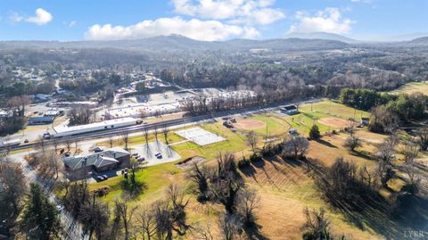 Tiny photo for 520 Raflo Place Avenue, Bedford, VA 24523 (MLS # 363823)