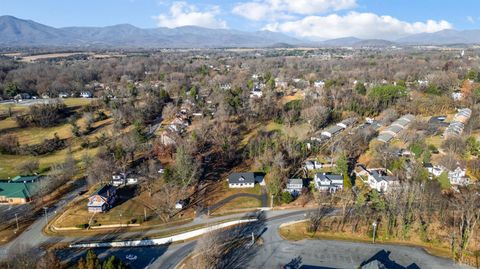 Tiny photo for 520 Raflo Place Avenue, Bedford, VA 24523 (MLS # 363823)