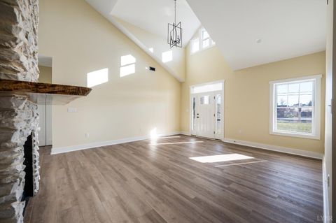 Tiny photo for 520 Raflo Place Avenue, Bedford, VA 24523 (MLS # 363823)