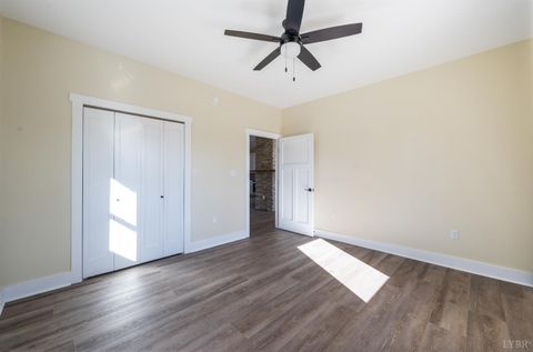 Tiny photo for 520 Raflo Place Avenue, Bedford, VA 24523 (MLS # 363823)