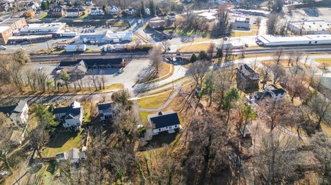Tiny photo for 520 Raflo Place Avenue, Bedford, VA 24523 (MLS # 363823)