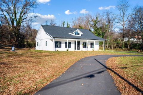Tiny photo for 520 Raflo Place Avenue, Bedford, VA 24523 (MLS # 363823)