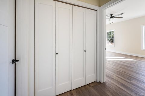 Tiny photo for 520 Raflo Place Avenue, Bedford, VA 24523 (MLS # 363823)