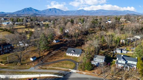 Tiny photo for 520 Raflo Place Avenue, Bedford, VA 24523 (MLS # 363823)