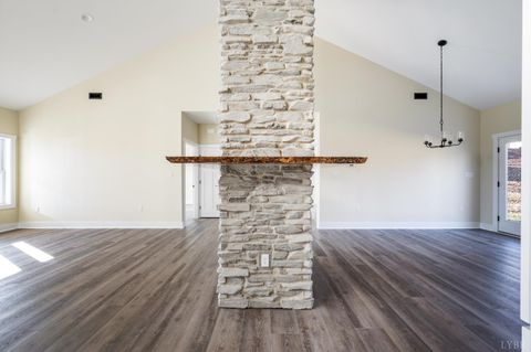 Tiny photo for 520 Raflo Place Avenue, Bedford, VA 24523 (MLS # 363823)