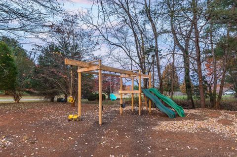 Tiny photo for 405 Meadowridge Drive, Lynchburg, VA 24503 (MLS # 362906)