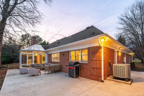 Tiny photo for 405 Meadowridge Drive, Lynchburg, VA 24503 (MLS # 362906)