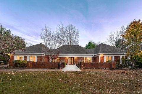 Photo of 405 Meadowridge Drive, Lynchburg, VA 24503 (MLS # 362906)