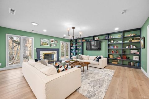 Tiny photo for 405 Meadowridge Drive, Lynchburg, VA 24503 (MLS # 362906)