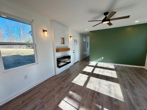 Tiny photo for 630 Selene Street, Lynchburg, VA 24502 (MLS # 364133)