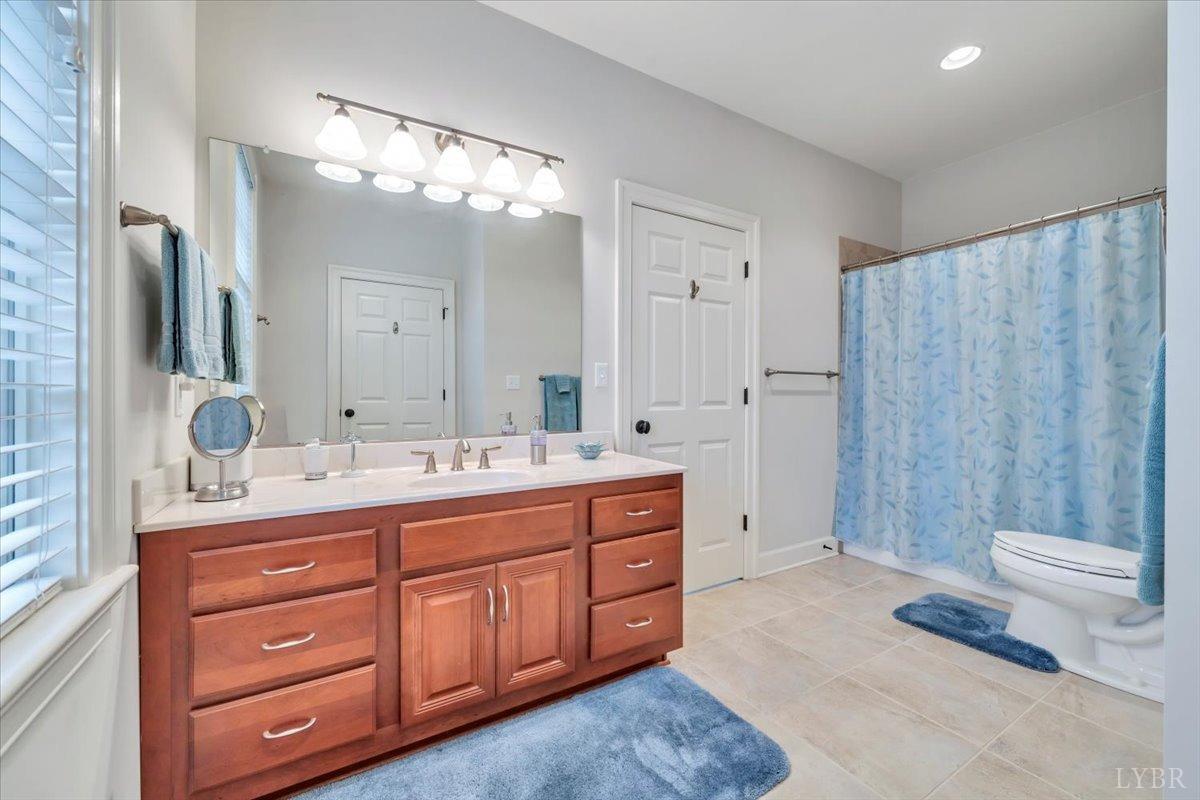 Goode, Virginia 24556, United States, 4 Bedrooms Bedrooms, ,5 BathroomsBathrooms,Residential,Pending,133757