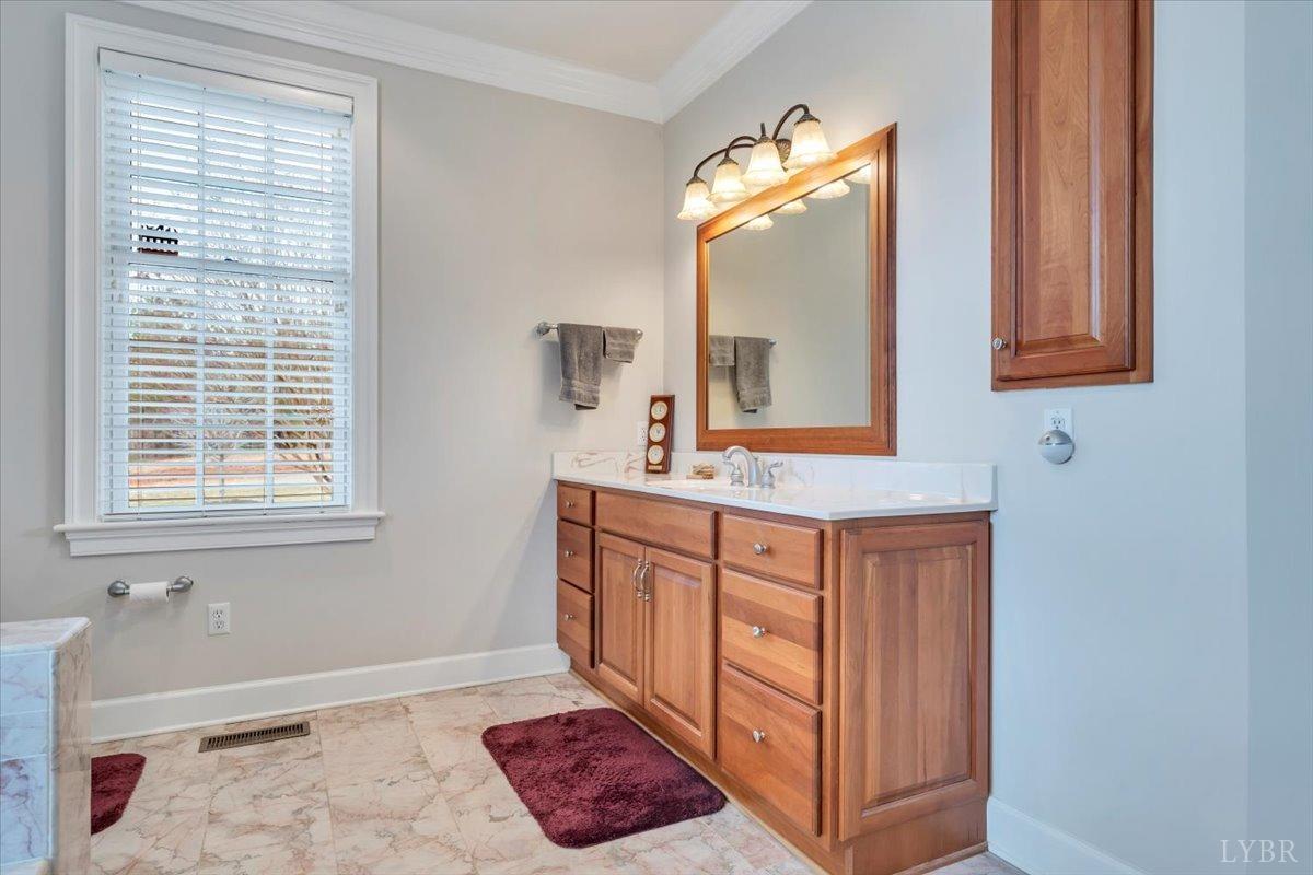 Goode, Virginia 24556, United States, 4 Bedrooms Bedrooms, ,5 BathroomsBathrooms,Residential,Pending,133757