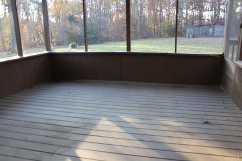 Tiny photo for 305 Eldon Road, Appomattox, VA 24522 (MLS # 363102)