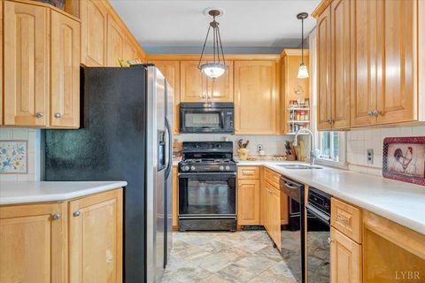Tiny photo for 2106 Rivermont Avenue, Lynchburg, VA 24503 (MLS # 366682)