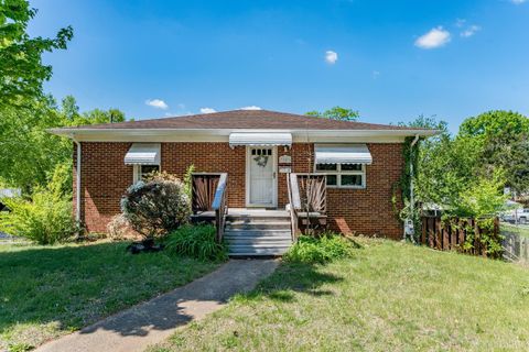 Photo of 3209 Memorial Avenue, Lynchburg, VA 24501 (MLS # 365818)