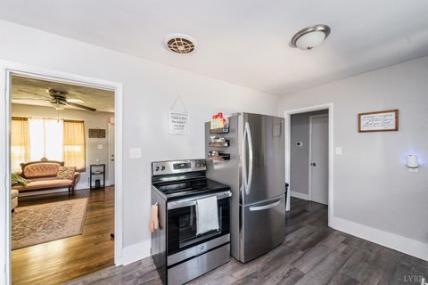 Tiny photo for 3209 Memorial Avenue, Lynchburg, VA 24501 (MLS # 365818)